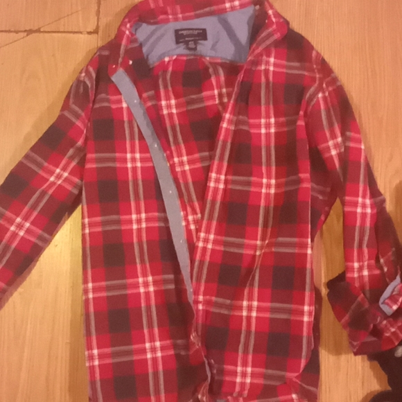 Tops - Picture 3 of 4